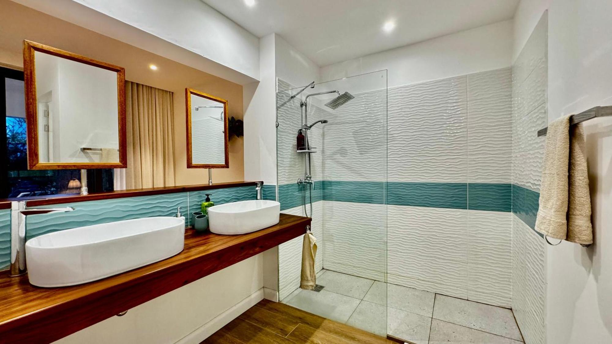 Appartement De Luxe Piscine Et Vue Mer Riviere Noire Luaran gambar